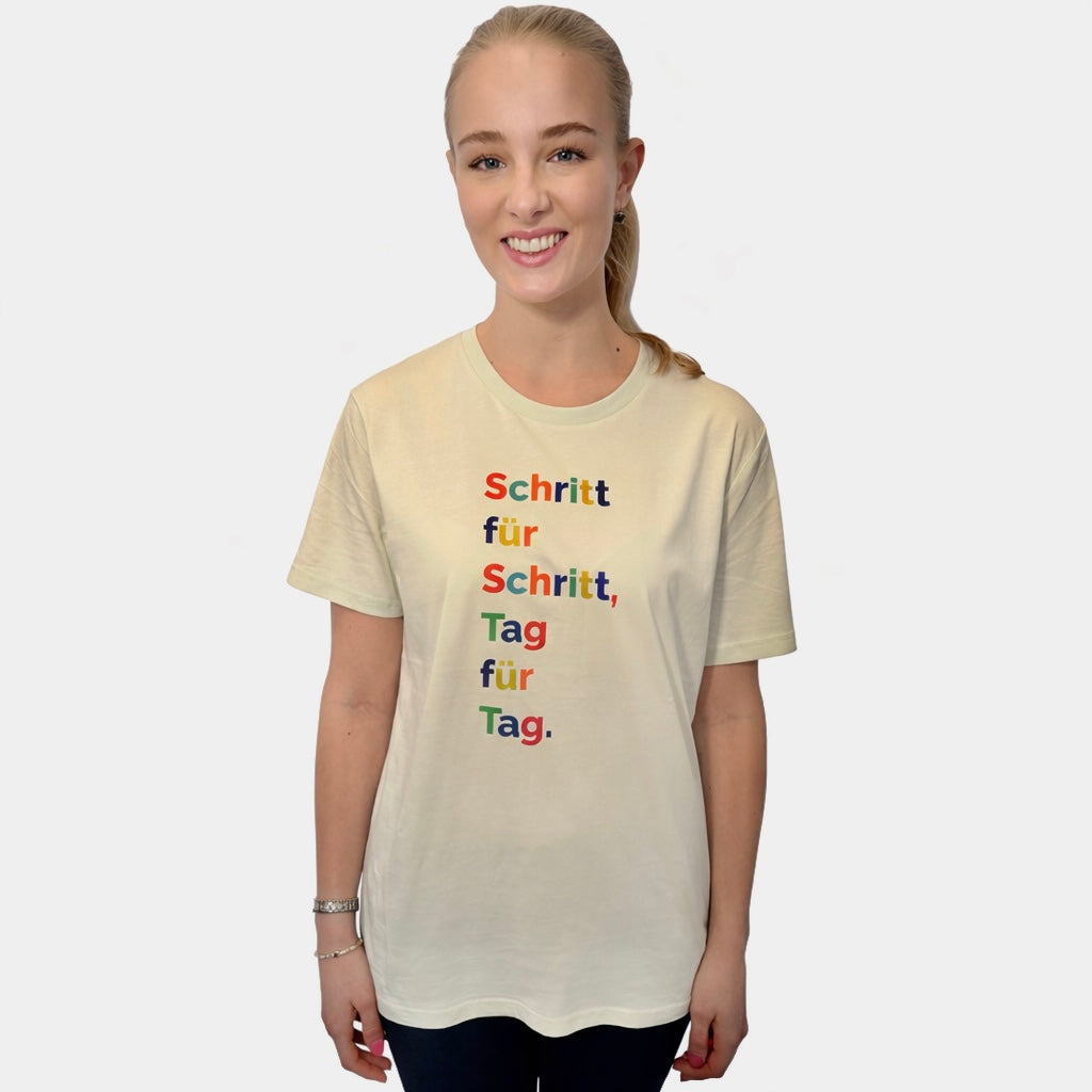 Neu! Leichtes T-Shirt "Schritt für Schritt, Tag für Tag" Farbe: lemon-sorbet, Druckfarben: bunt