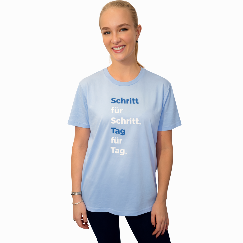 Neu! Leichtes T-Shirt "Schritt für Schritt, Tag für Tag" Farbe: skyblue, Druckfarben: weiß und royalblau