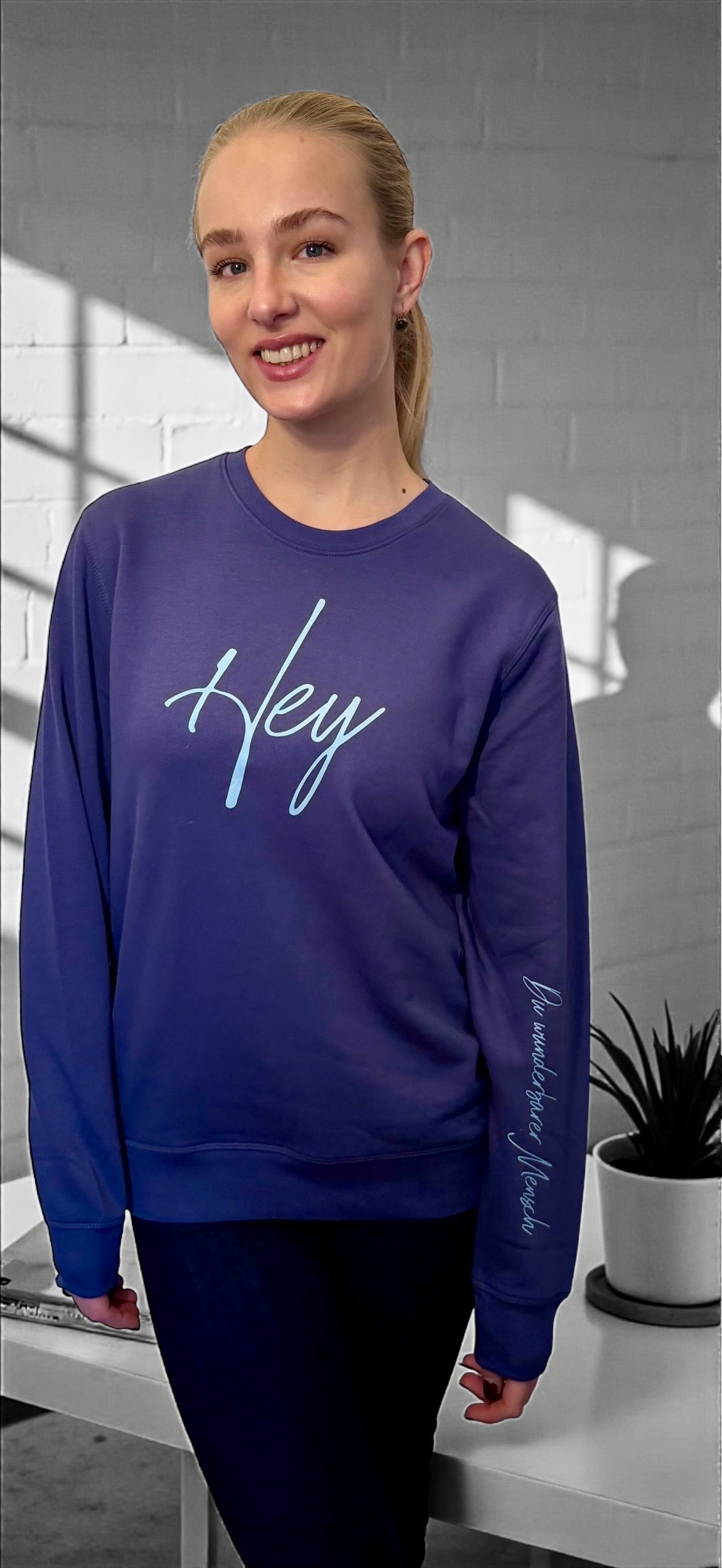 Neu! Rundhals Sweatshirt "Hey Du wunderbarer Mensch" Farbe: dusk, Druckfarbe: hellblau